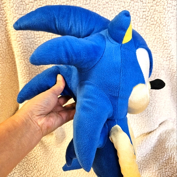 Sonic, The Hedgehog Plush Stuffed Toy The Iconic Sega Video Game/Movie. - Picture 4 of 10